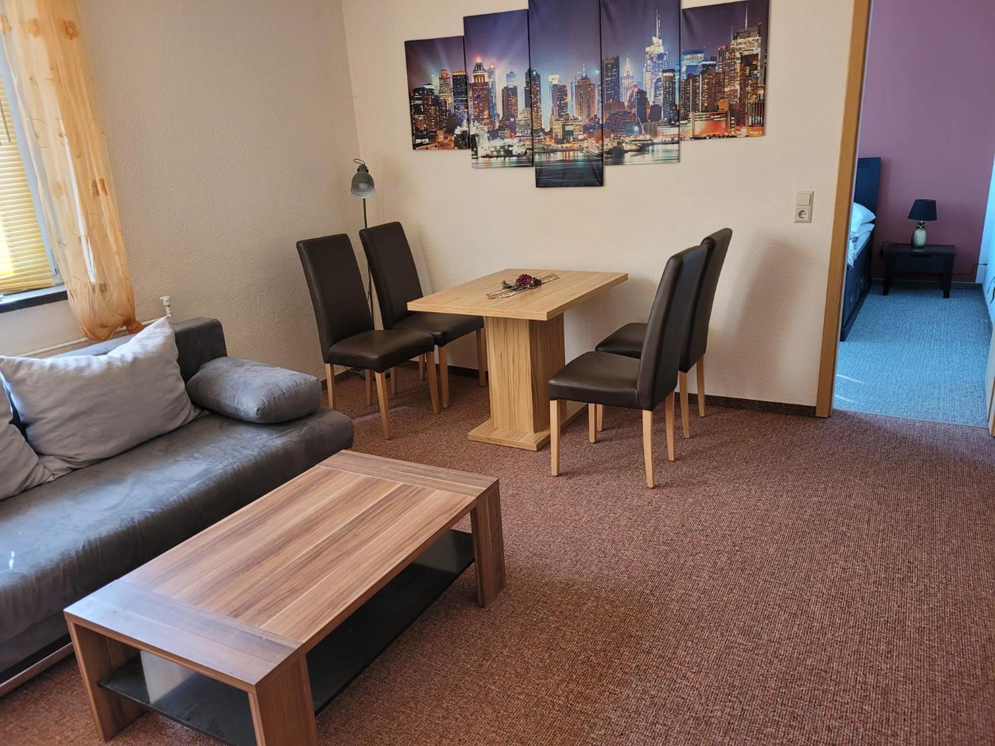 Apartment - Gaestewohnung - Unterkunft Monteure ケムニッツ エクステリア 写真